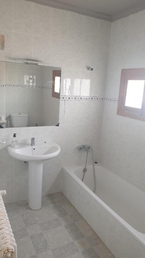 Vacansis Habitaciones De Hostal A Primera Linea De Playa En קויירה מראה חיצוני תמונה